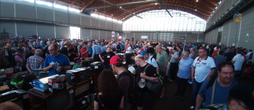 Pas mal d'exposants aussi Pas mal d'exposants aussi